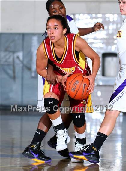 Thumbnail 3 in Lynwood vs. Downey photogallery.