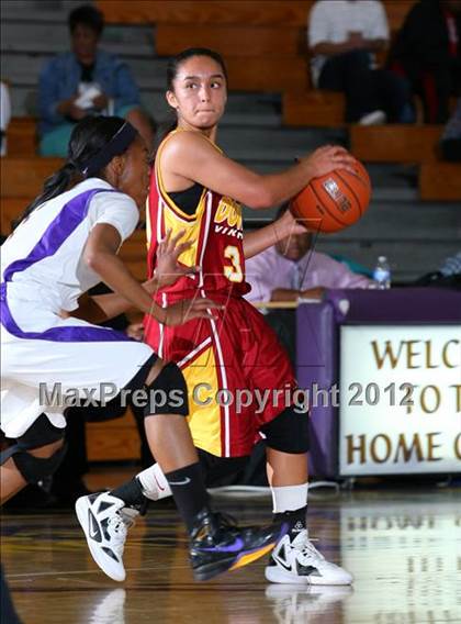 Thumbnail 3 in Lynwood vs. Downey photogallery.