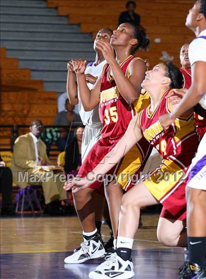 Thumbnail 2 in Lynwood vs. Downey photogallery.