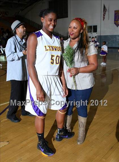Thumbnail 2 in Lynwood vs. Downey photogallery.