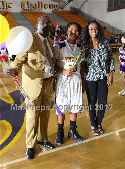 Thumbnail 3 in Lynwood vs. Downey photogallery.