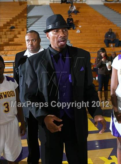 Thumbnail 3 in Lynwood vs. Downey photogallery.