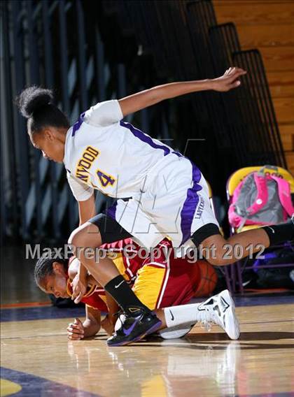 Thumbnail 3 in Lynwood vs. Downey photogallery.