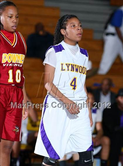 Thumbnail 3 in Lynwood vs. Downey photogallery.