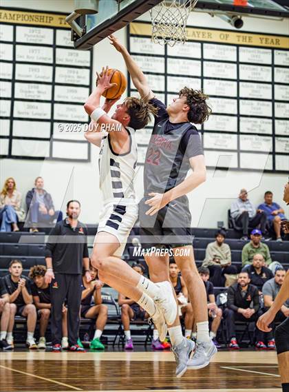 Thumbnail 2 in JSerra Catholic @ Servite photogallery.