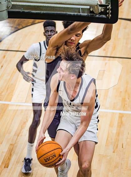 Thumbnail 3 in JSerra Catholic @ Servite photogallery.