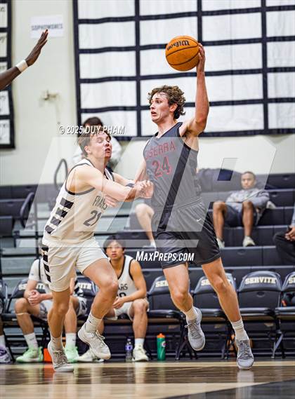 Thumbnail 3 in JSerra Catholic @ Servite photogallery.