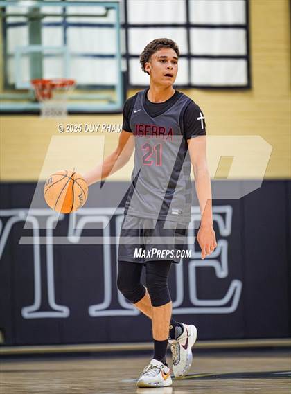 Thumbnail 2 in JSerra Catholic @ Servite photogallery.