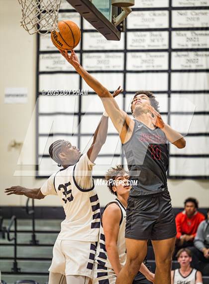 Thumbnail 1 in JSerra Catholic @ Servite photogallery.