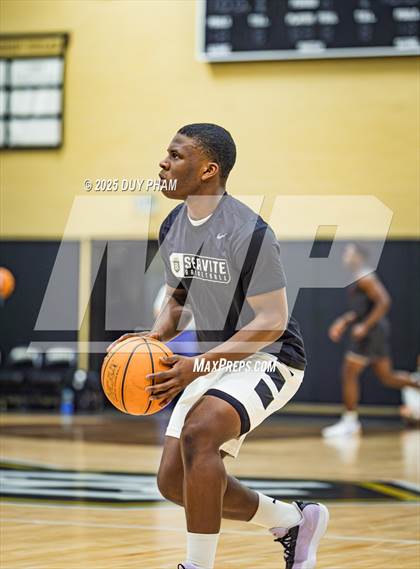 Thumbnail 3 in JSerra Catholic @ Servite photogallery.