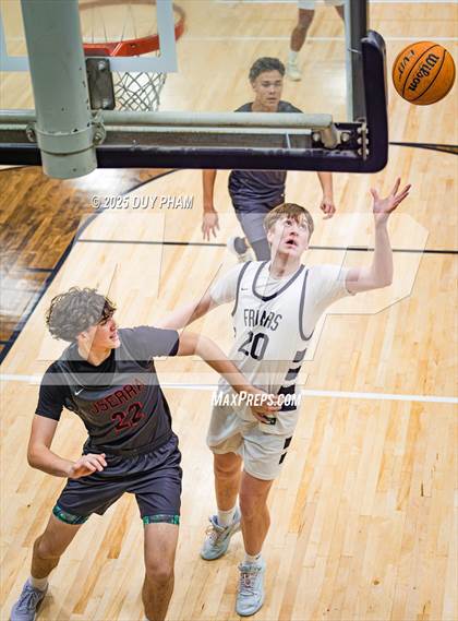 Thumbnail 2 in JSerra Catholic @ Servite photogallery.