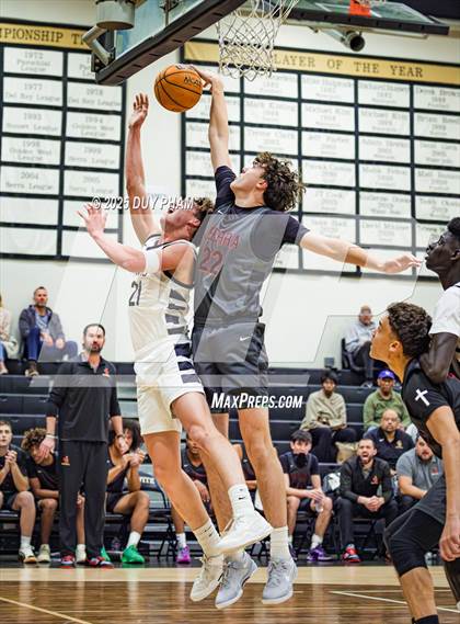 Thumbnail 3 in JSerra Catholic @ Servite photogallery.