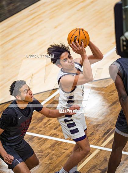 Thumbnail 1 in JSerra Catholic @ Servite photogallery.