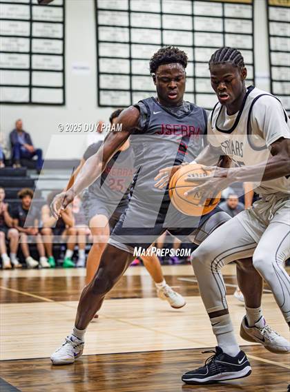 Thumbnail 2 in JSerra Catholic @ Servite photogallery.