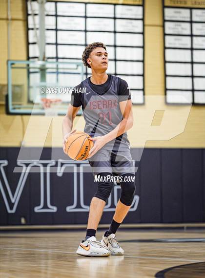 Thumbnail 2 in JSerra Catholic @ Servite photogallery.