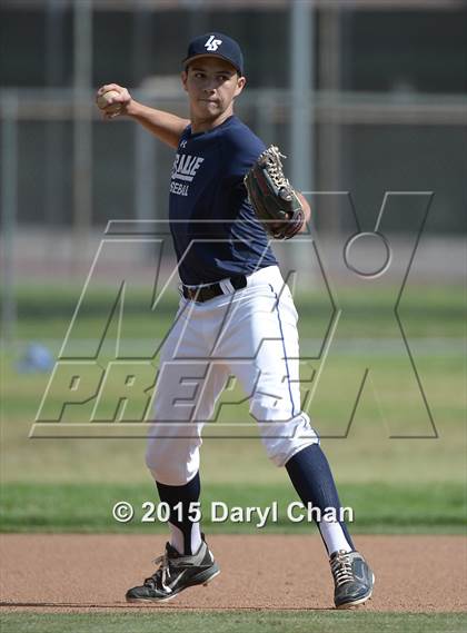 Thumbnail 2 in JV: Bishop Amat @ La Salle photogallery.
