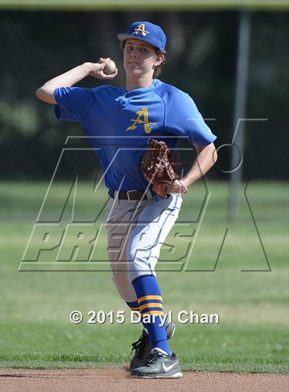 Thumbnail 1 in JV: Bishop Amat @ La Salle photogallery.