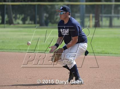 Thumbnail 2 in JV: Bishop Amat @ La Salle photogallery.