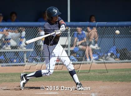 Thumbnail 2 in JV: Bishop Amat @ La Salle photogallery.