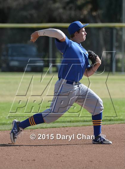 Thumbnail 3 in JV: Bishop Amat @ La Salle photogallery.