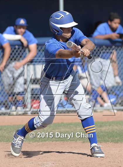 Thumbnail 2 in JV: Bishop Amat @ La Salle photogallery.