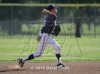 Thumbnail 1 in JV: Bishop Amat @ La Salle photogallery.