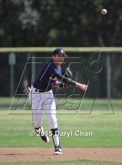 Thumbnail 3 in JV: Bishop Amat @ La Salle photogallery.