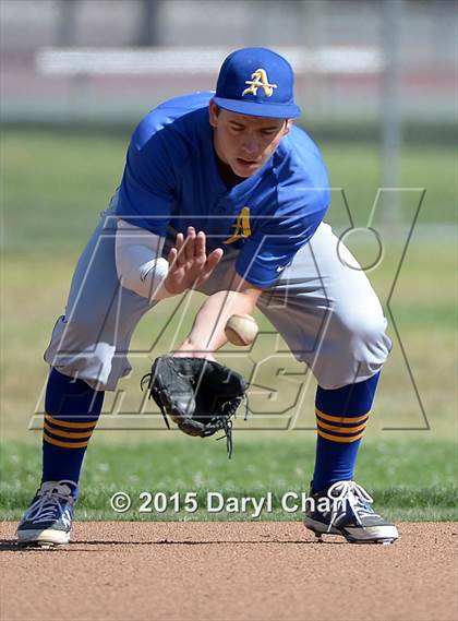 Thumbnail 1 in JV: Bishop Amat @ La Salle photogallery.