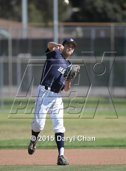 Thumbnail 2 in JV: Bishop Amat @ La Salle photogallery.
