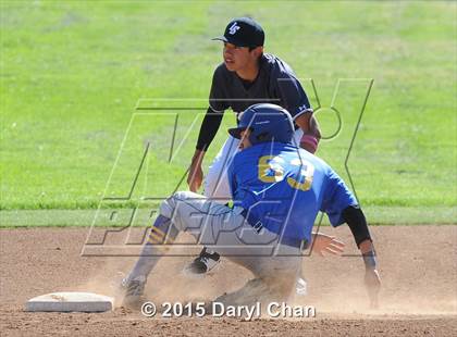 Thumbnail 3 in JV: Bishop Amat @ La Salle photogallery.