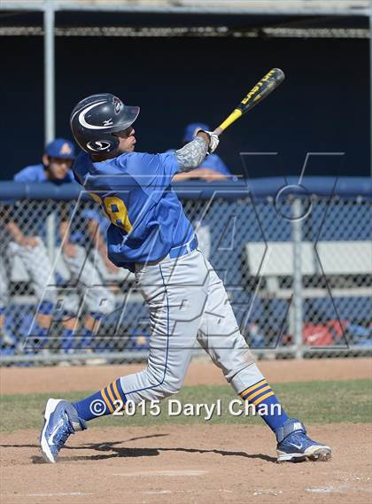 Thumbnail 2 in JV: Bishop Amat @ La Salle photogallery.