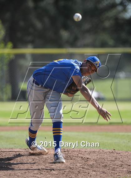 Thumbnail 1 in JV: Bishop Amat @ La Salle photogallery.