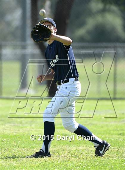 Thumbnail 2 in JV: Bishop Amat @ La Salle photogallery.
