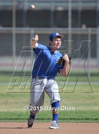 Thumbnail 3 in JV: Bishop Amat @ La Salle photogallery.