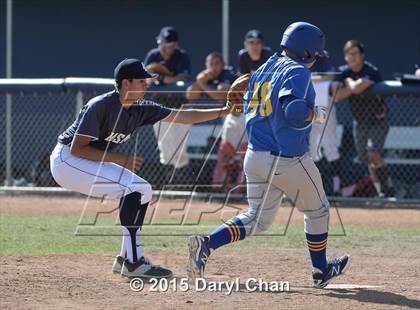 Thumbnail 2 in JV: Bishop Amat @ La Salle photogallery.