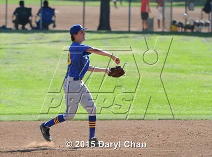 Thumbnail 3 in JV: Bishop Amat @ La Salle photogallery.