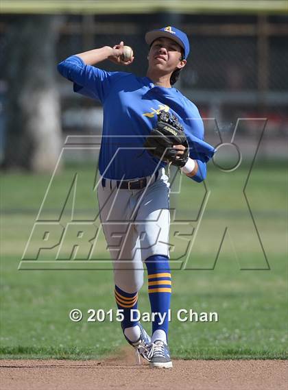Thumbnail 2 in JV: Bishop Amat @ La Salle photogallery.