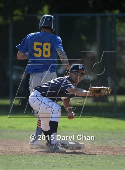 Thumbnail 3 in JV: Bishop Amat @ La Salle photogallery.