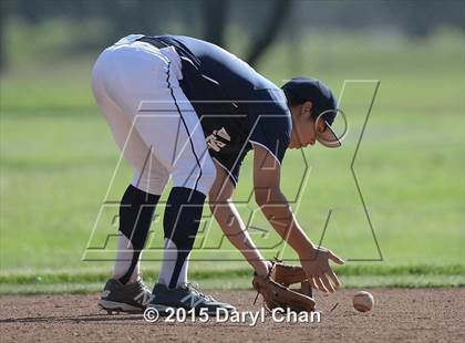 Thumbnail 2 in JV: Bishop Amat @ La Salle photogallery.