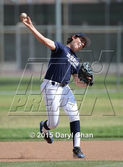 Thumbnail 1 in JV: Bishop Amat @ La Salle photogallery.