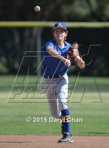 Thumbnail 1 in JV: Bishop Amat @ La Salle photogallery.