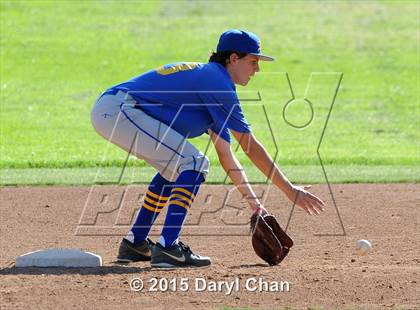 Thumbnail 3 in JV: Bishop Amat @ La Salle photogallery.
