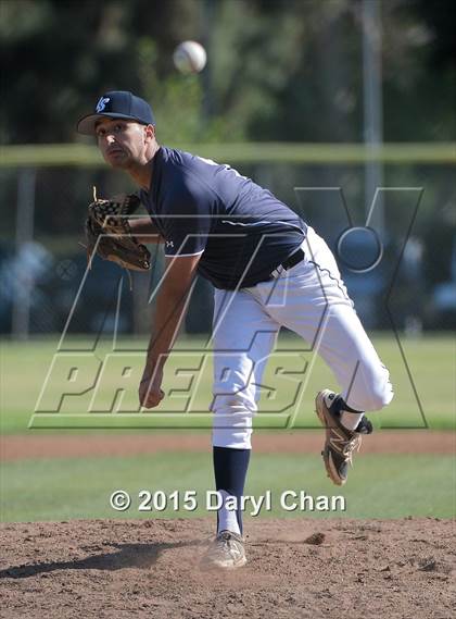 Thumbnail 1 in JV: Bishop Amat @ La Salle photogallery.
