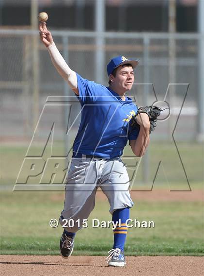 Thumbnail 2 in JV: Bishop Amat @ La Salle photogallery.