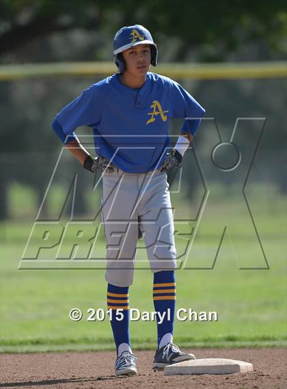 Thumbnail 2 in JV: Bishop Amat @ La Salle photogallery.