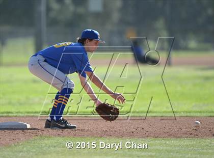 Thumbnail 2 in JV: Bishop Amat @ La Salle photogallery.