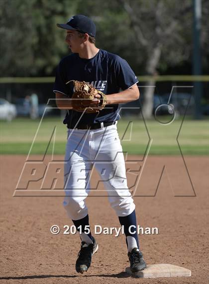Thumbnail 2 in JV: Bishop Amat @ La Salle photogallery.