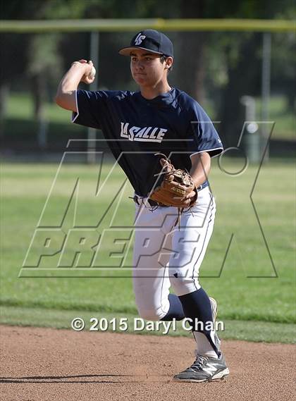 Thumbnail 3 in JV: Bishop Amat @ La Salle photogallery.
