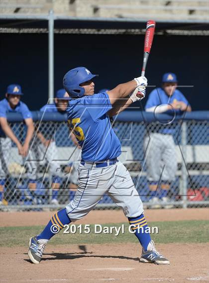 Thumbnail 2 in JV: Bishop Amat @ La Salle photogallery.