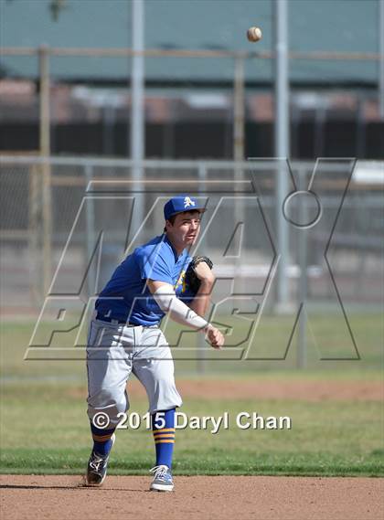 Thumbnail 3 in JV: Bishop Amat @ La Salle photogallery.